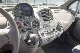 Fiat Multipla (1999) - alles ist auf Praxisnutzen ausgelegt (1999)