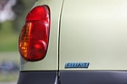 Bild: Fiat Multipla (1999) - schlichter Markenschriftzug, auffällige Rückleuchten