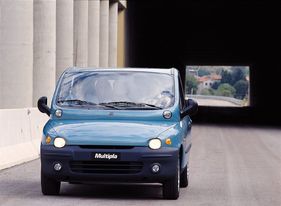 This Fiat Multipla is banned from traffic in Barcelona