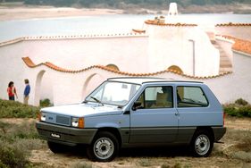 Fiat Panda (1984) - plane Glasflächen helfen Geld beim Bau sparen Fiat Panda (1984) - plane Glasflächen helfen Geld beim Bau sparen