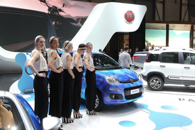 Fiat Panda (2017) - wirkt auch immer grösser, aber mit den Mädels kann man ihm das nicht übelnehmen - Genfer Autosalon 2017