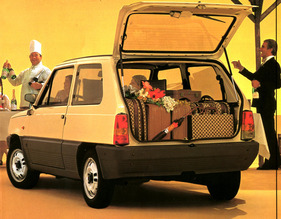 Fiat Panda 45 (1981) - erstaunlich viel Stauraum - Abbildung aus dem Verkaufsprospekt von 1981