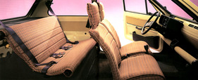 Fiat Panda 45 (1981) - geräumiges Interieur mit liegestuhlartigen Sitzen