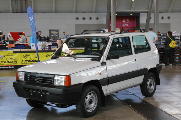 Image: Fiat Panda 4x4 Fire (2000) - for sale with only 27,900 km on the clock - 24th Retro Classics 2025