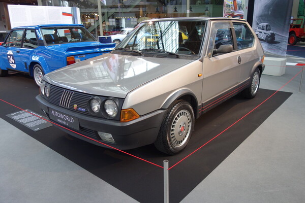 Fiat Ritmo 130 TC Abarth (1981) – Ausstellung "75 Jahre Abarth" in der Autoworld Brüssel