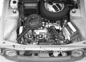 Fiat Ritmo (1978) - Blick auf den quer eingebauten Frontmotor