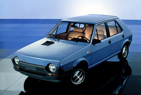 Fiat Ritmo (1978) - Felgen und asymmetrischer Kühlergrill machten ihn unverkennbar