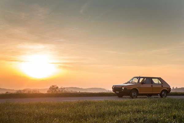 Fiat Ritmo 75 CL (1981) - driving towards the evening sun