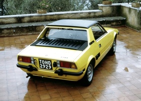 Fiat X 1/9 (1972) – Zeitgenössisches Farbfoto