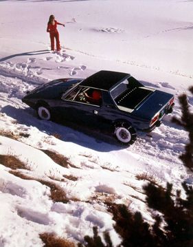 Fiat X 1/9 (1974) - mit Ketten im Schnee