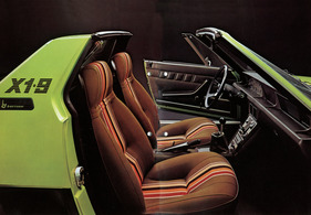 Fiat X 1/9 (1976) - "Special"-Modell mit gestreifter Innenausstattung