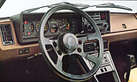 Fiat X 1/9 (1979) - das Cockpit mit dem ungeliebten Schalthebelgriff