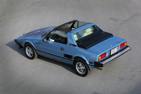 Fiat X 1/9 (1979) - der Motor liegt über der Hinterachse Fiat X 1/9 (1979) - der Motor liegt über der Hinterachse