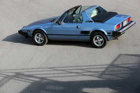 Fiat X 1/9 (1979) - der Überrollbügel ist in die Karosserielinie integriert