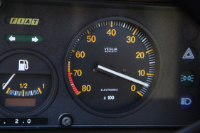 Fiat X 1/9 (1979) - verkehrt herum drehender Drehzahlmesser