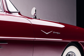 Fina Sport Convertible (1956) - das V erinnert an den Cadillac V8