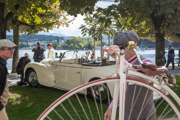 Flaniert wurde wie wild, selbst ein Hochrad …