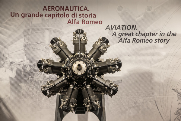 Flugmotor - Museumsbesuch Alfa Romeo in Arese
