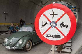 Bild Flugzeuge, Tretroller, Trolleybusse und Bobbycars verboten – Immerhin Käfer waren gestattet – 75 Jahre VW in der Schweiz