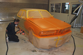 Bild zu Artikel Alter Lack in neuem Glanz - Oldtimer-Lackierung mit Foliatec Karosserie Sprühfolie