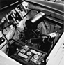 Bild: Ford 12 M (1959) - Blick unter die Motorhaube