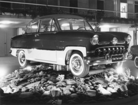Ford 15 M 'de Luxe' (1955) - Internationale Automobilausstellung (IAA) in Frankfurt 1955 - Seitenansicht, rechts-vorne