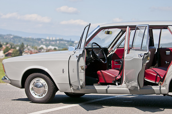 Ford 17M 1700S Turnier (1967) - Einsteigen ins Innenraum-Styling der Sechzigerjahre