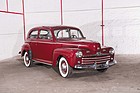 Ford 2 Door Sedan (1946) - als Lot 67 angeboten an der Artcurial "On the Road" Versteigerung am 9. Oktober 2016