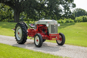 Ford 8N Funk Conversion Tractor (1952) - als Lot 339 angeboten an der RM/Sotheby's Hershey Versteigerung vom 5./6. Oktober 2022