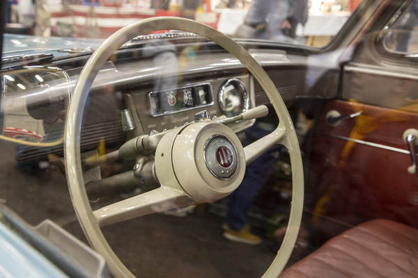 Ford Anglia (1966) – auf Harry Potters Spuren: Auch ein rüstiger Ford Anglia stand in Fribourg im Angebot – Swiss RetroMecanika 2023