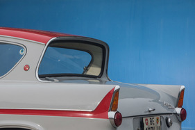 Ford Anglia De Luxe (1961) - die schräg stehende Heckscheibe sollte mehr Kopfraum für die Fondpassagiere ermöglichen