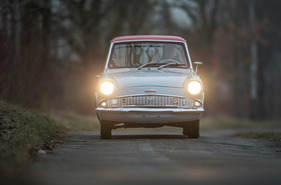 Ford Anglia De Luxe (1961) - kam mit 146 cm Breite relativ schmal daher
