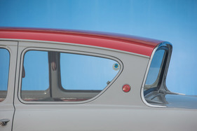 Ford Anglia De Luxe (1961) - ungewohnt geformte C-Säule