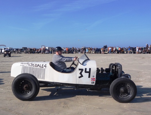 Bild: Ford Boattail von 1930 am Start des Römö Motorfestival 2016