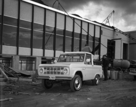 Ford Bronco (1966) - Der Bronco auf einer Baustelle Ford Bronco (1966) - Der Bronco auf einer Baustelle