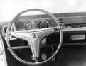 Ford Capri (1969) - Lenkrad und Amaturenbrett-Ausstattung des Grundmodelles - Drehzahlmesser fehlt, Öldruck usw werden durch Kontrolllampen angezegit