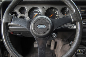 Ford Capri 2.8 Injection (1982) - das Ford-Sportlenkrad