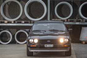 Ford Capri 2.8 Injection (1982) - der Lamellenkühlergrill sollte die Aerodynamik verbessern