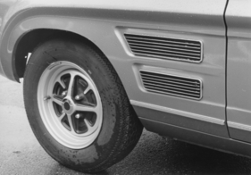 Ford Capri 2000 GT (1969) - Hinterrad mit dem nicht-funktionellen Lufteinlass