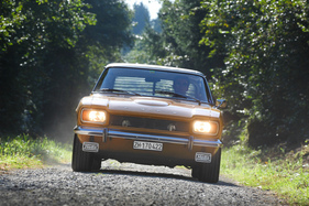 Ein Capri kann auch auf Schotter schnell sein. Walter Röhrl begann seine Karriere 1972 in einem 2600 RS.
