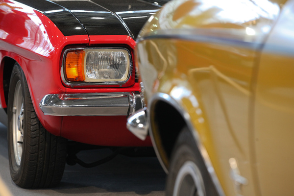 Ford Capri 2300 GT XL (1969) - mit charakteristischen Recheckscheinwerfern - Sonderschau "Rivalen" an der Bremen Classic Motorshow 2020