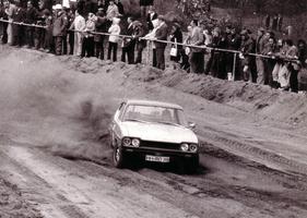Ford Capri RS 2600 (1970) - Jochi Kleint mit HH-RD-119 im Einsatz auf dem Estering bei Buxtehude im Jahr 1971