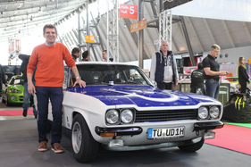 Ford Capri RS 2600 (1973) - Roland Asch mit dem Wagen, mit dem seine Rennsportkarriere begann, den er aber auch auf die Hochzeitsreise mitnahm - "darüber könnte ich Bücher schreiben ..." - Retro Classics Stuttgart 2017
