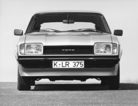 Ford Capri S (1976) - Vorderansicht des S-Modelles des Capri II - gut sichtbar die mattschwarz gehaltenen Stossfänger