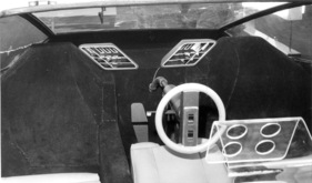 Ford Coins Ghia - das Interieur muss von hinten bestiegen werden - am Genfer Automobilsalon 1974