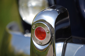 Ford Comète (1953) - im Stossstangenhorn integrierte Rückleuchte