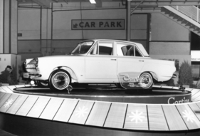 Ford Cortina (1962) - Präsentation als Viertürer auf der Earls Court London Motor Show