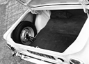 Bild: Ford Cortina (1962) - viel Platz im Kofferraum mit Ersatzrad