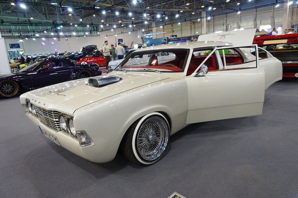 Ford Cortina (1975) – wilde Mischung aus Lowrider und Street Rod – Essen Motor Show 2024