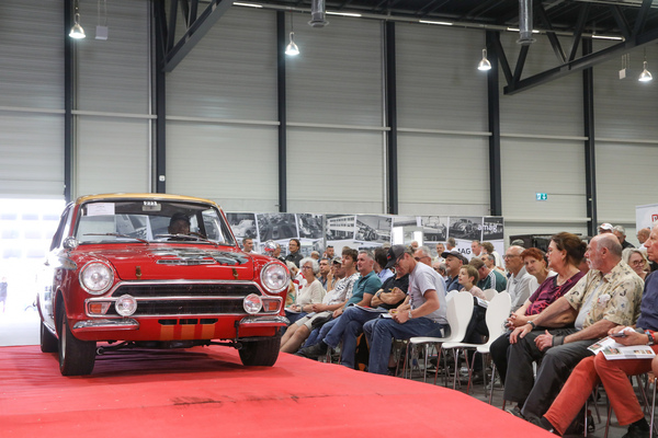 Ford Cortina GT Mk 1 (1965) - als Lot 33 an der Swiss Classic World Versteigerung der Oldtimer Galerie Toffen in Luzern am 3. Juni 2023